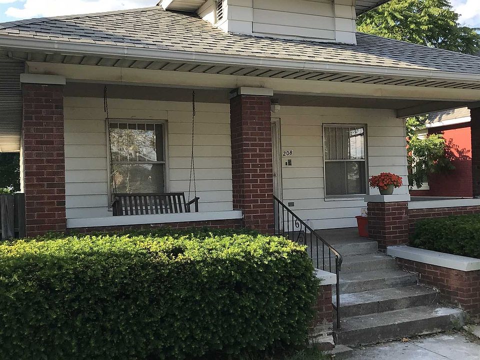 1st image of 208 W 10th St