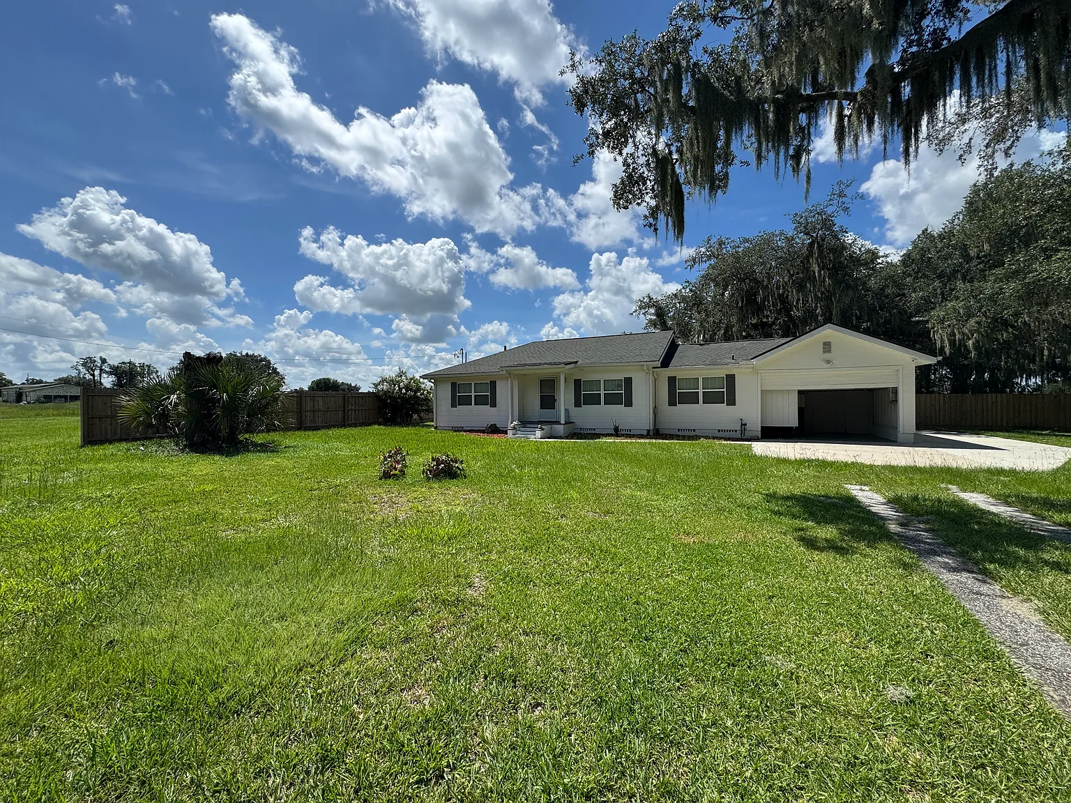 3 bed, 1400 sqft, $1,950 — Photo 2