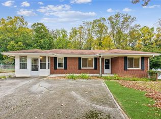 895 E Morningside Dr, Lawrenceville, GA 30043