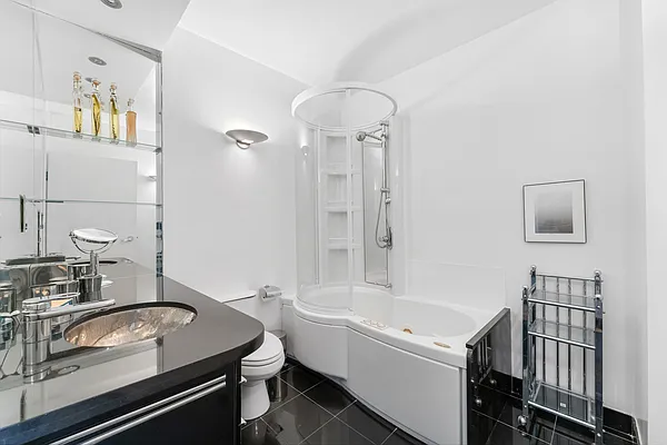 Sold by Essence Realty LLC | media 7