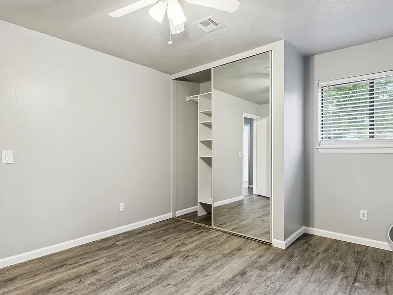 2721 Indian Creek Blvd — Photo 24