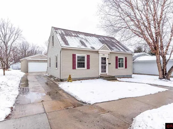 421 W Broadway Ave, Saint Peter, MN 56082