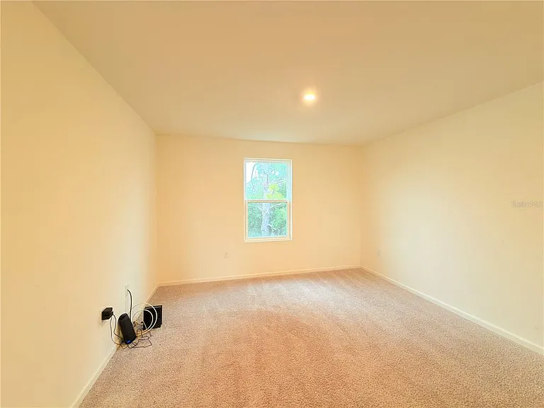 733 James Ct — Photo 18