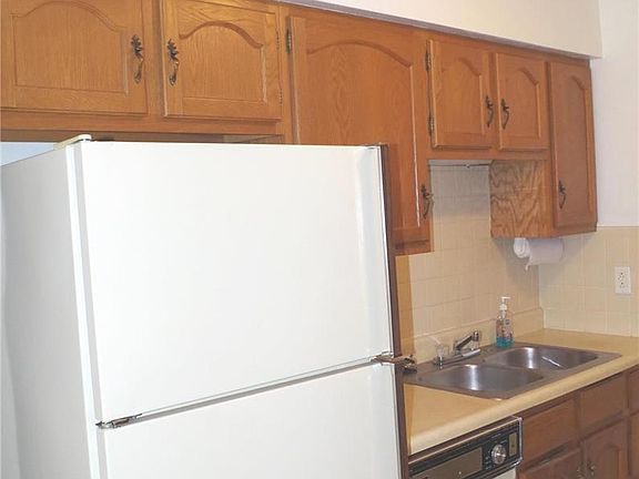 4th image of 708 Materdie Ln APT A