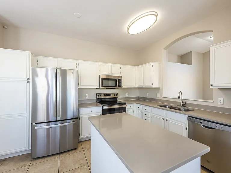 7427 W Tina Ln — Photo 8