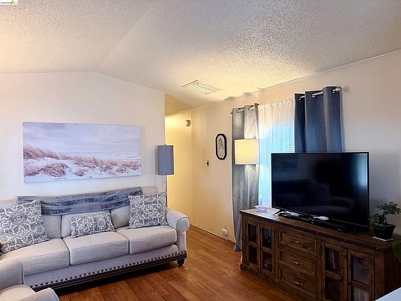 5th image of 14192 Tuolumne Rd Space 23