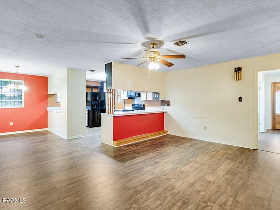 3rd image of 208 W Church St