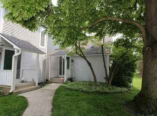 941 Clark Dr, Gurnee, IL 60031