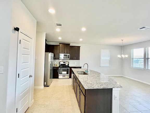 2nd image of 516 Betty Ann Way