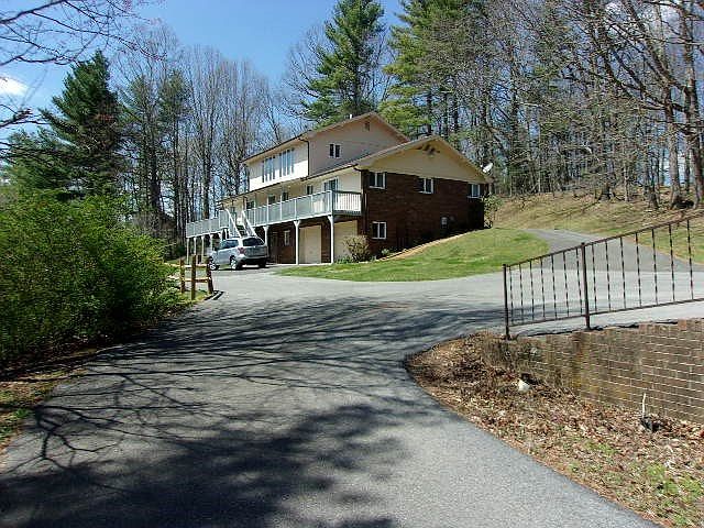 1st image of 194 Dogwood Ln
