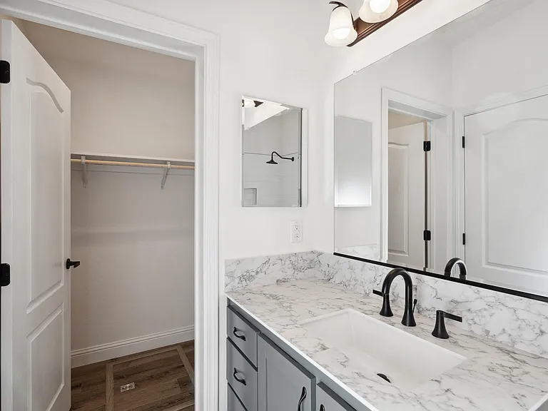 5491A Paradise Dr — Photo 9