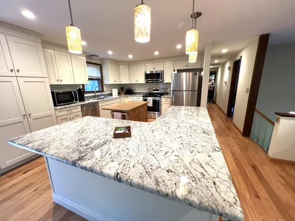 215 Macktown Rd, Windsor, CT 06095