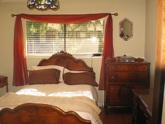 Another guest room