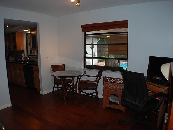 5th image of 2872 Laura Baugh Dr