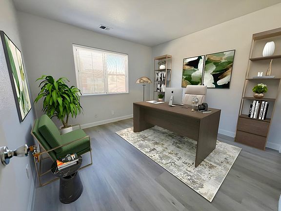 5th image of 330 Pasquale Ct