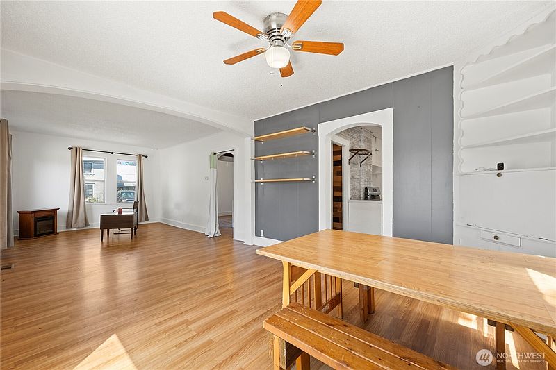 3rd image of 135 E Broadway Street