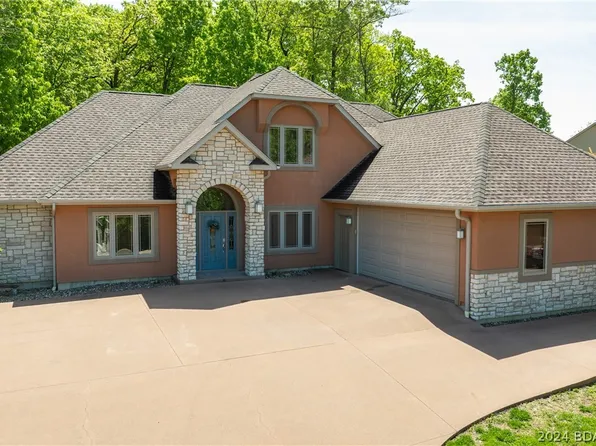 65 Beacon Hill Dr, Lake Ozark, MO 65049