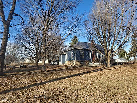 5th image of 102 N Warren St