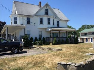 21 Suburban Pkwy, Warwick, RI 02889