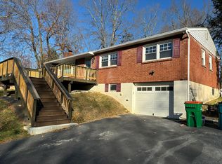 18 Mary Ave, Poughkeepsie, NY 12603
