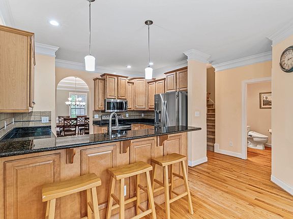 3rd image of 5628 Voorhees Ln