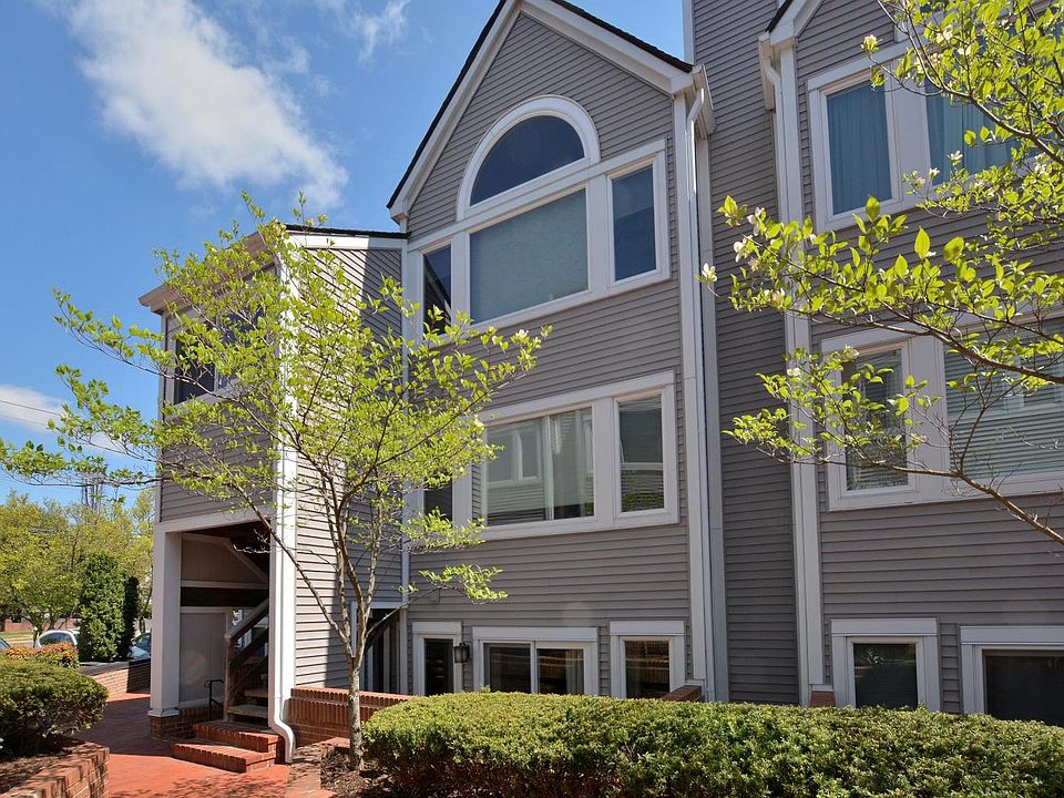 1st image of 5534 Lee Hwy E #22