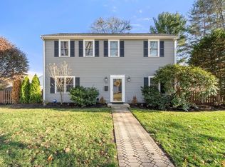 586 Saw Mill Brook Pkwy, Newton, MA 02459