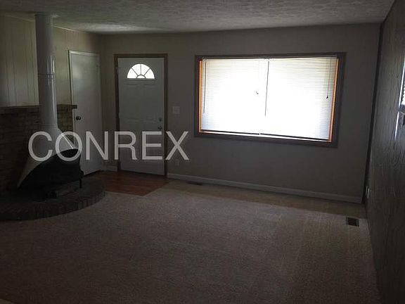 3rd image of 10714 Gloria Ave