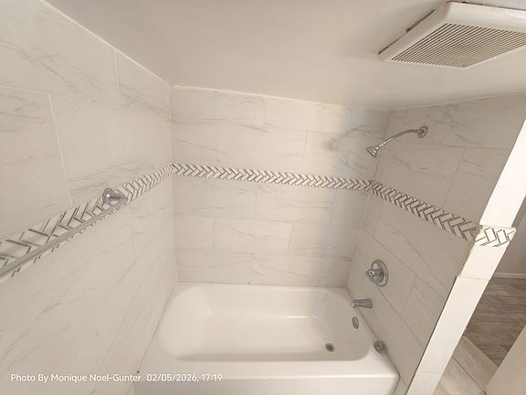 4th image of 1258 North Ave #2