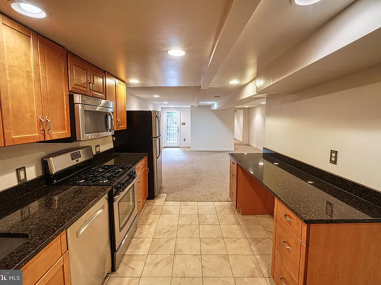 1821 Kilbourne Pl NW — Photo 31