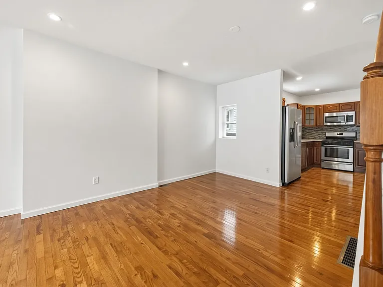 1318 S Reese St — Photo 8