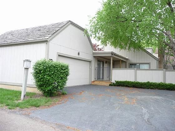 1st image of 19 SW Pepper Tree Ln