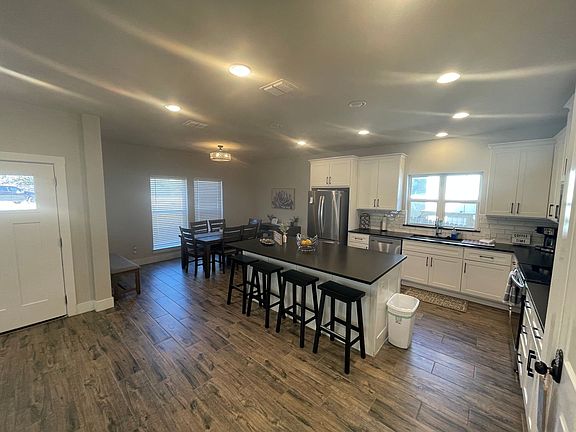 4th image of 1220 Diamondhead Dr
