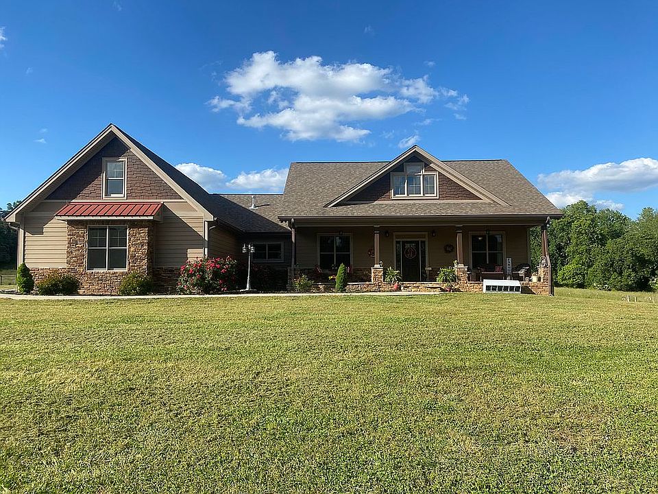 1st image of 208 Bennet Cir