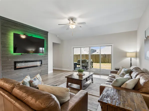 218 Stonebrook Trl, Melissa, TX 75454