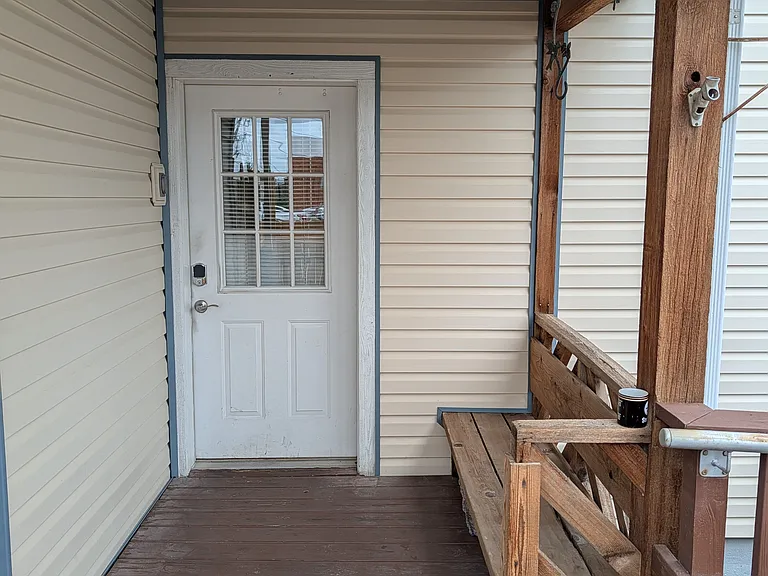 210A E Linden St #A — Photo 9