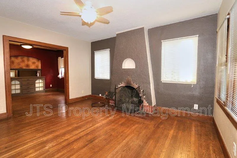 2 bed, 1.0 bath, 1120 sqft, $1,995 — Photo 4