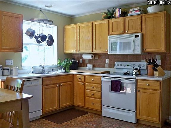 5th image of 10140 Ravenwood Ct