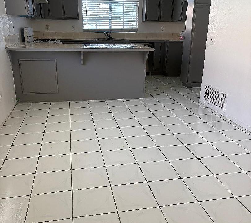 1st image of 12390 Basswood Ln