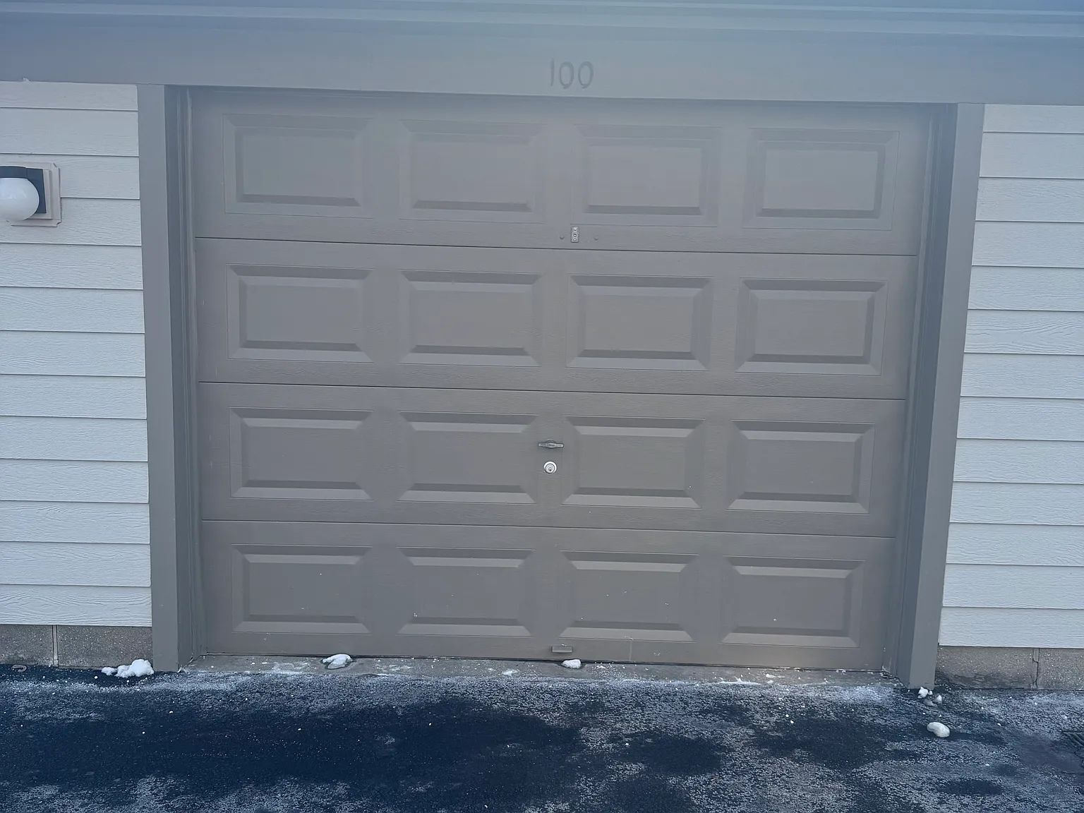 8830 Eagleview Dr — Photo 2