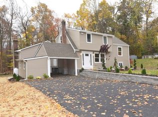 1407 Ivy Rd, Mohegan Lake, NY 10547