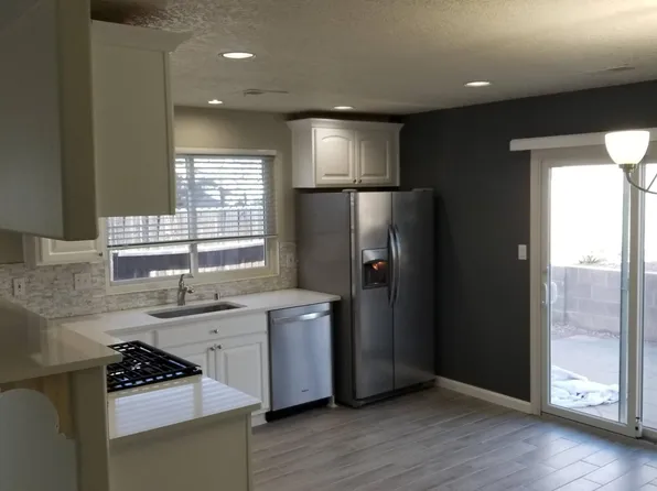 8904 Olivine St NE, Albuquerque, NM 87113