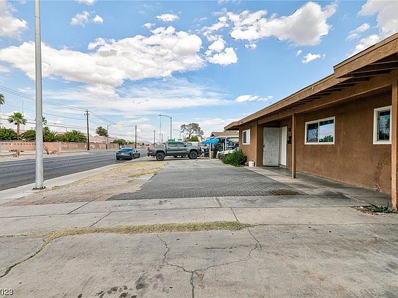 4th image of 3005 Vegas Dr