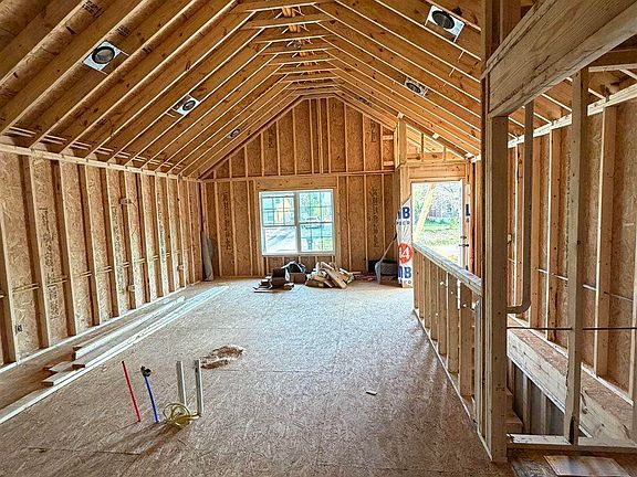 4th image of 702 1/2 Monin Rd