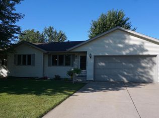 3010 S Locust Ave, Holmen, WI 54636