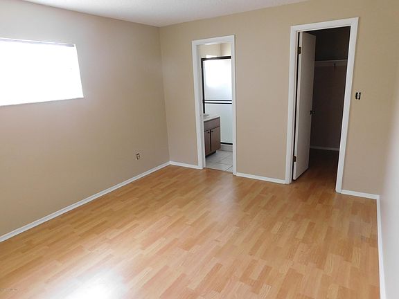 5th image of 2713 Golfview Dr