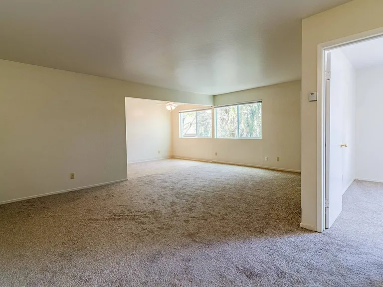 Terra Linda Manor — Photo 5