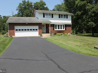 433 N Penrose St, Quakertown, PA 18951