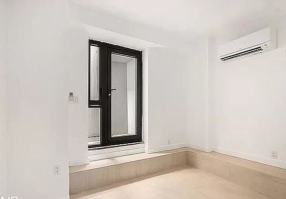 3rd image of 583 Lorimer St #1