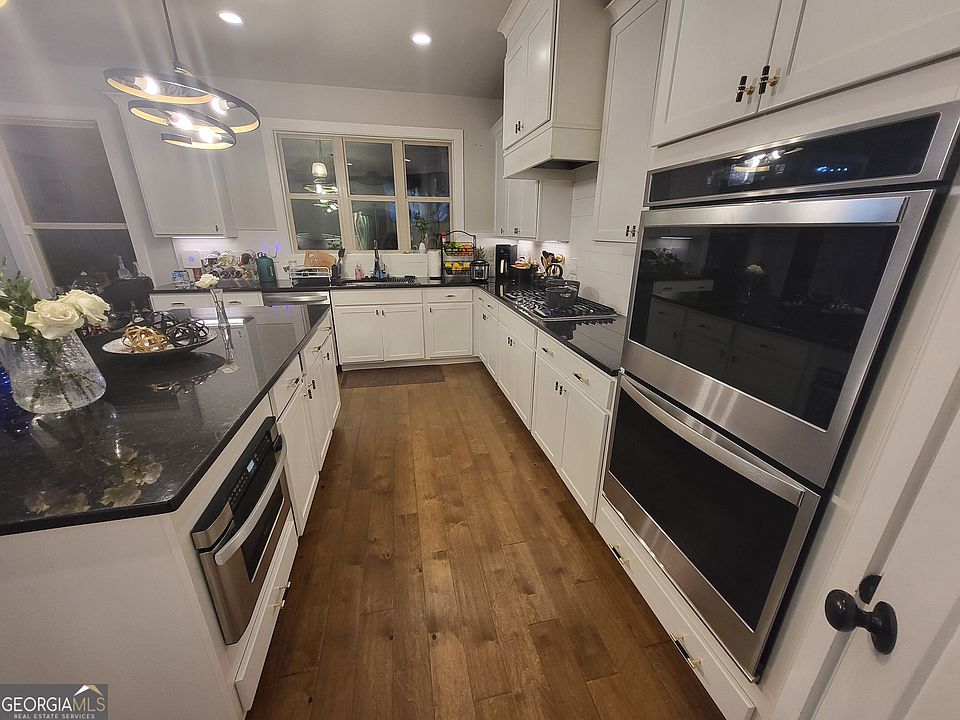 2nd image of 434 Level Creek Rd